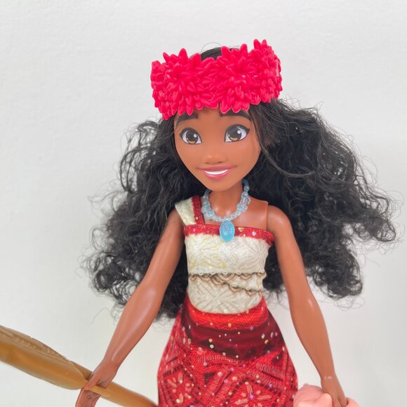 Disney Moana 2 Singing Adventure Moana Doll with Signature Outfit & Accessories - Picture 2 of 6